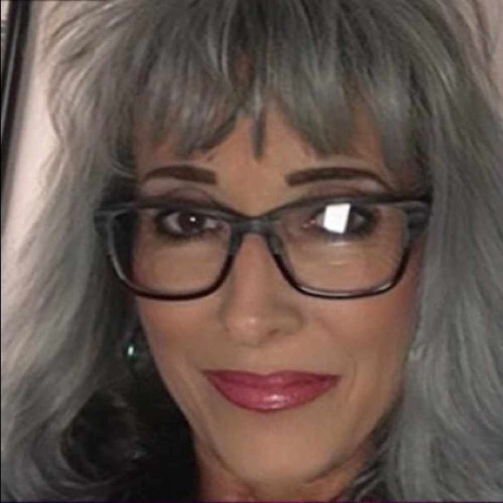 Meet your Posher, Julie